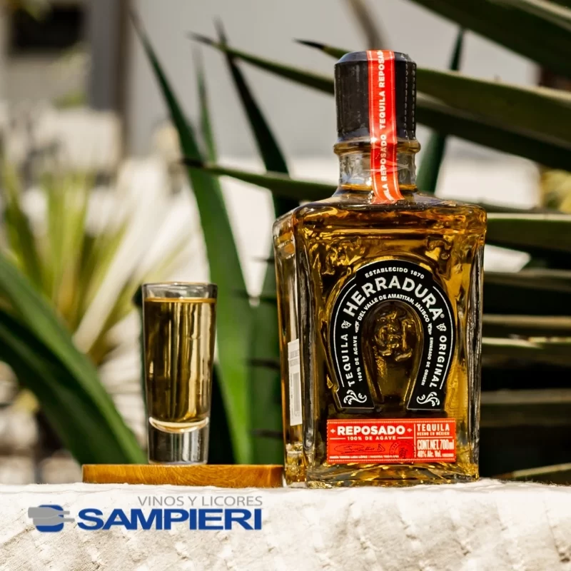 Tequila Herradura Reposado 700 ml. 2 Tequila Herradura Reposado 700 ml.