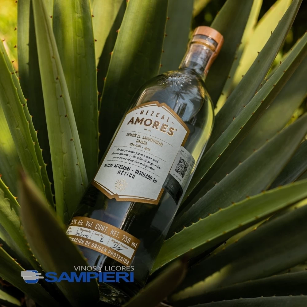 Mezcal Amores Espadin 750 ml. 2 Mezcal Amores Espadin 750 ml.